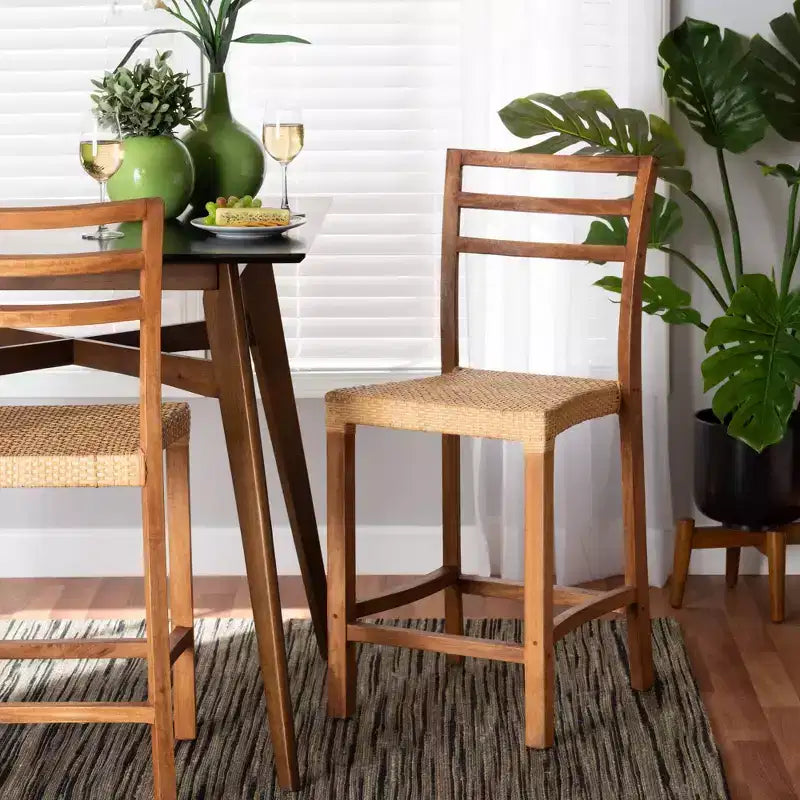 Sgabello da bancone in rattan marrone naturale/noce, senza braccioli, 1 posto