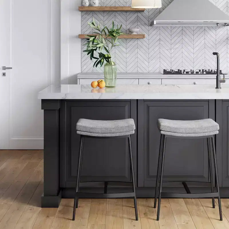 Set di 2 sgabelli da bancone senza schienale, marrone/grigio, in similpelle, posti a sedere per 2 persone